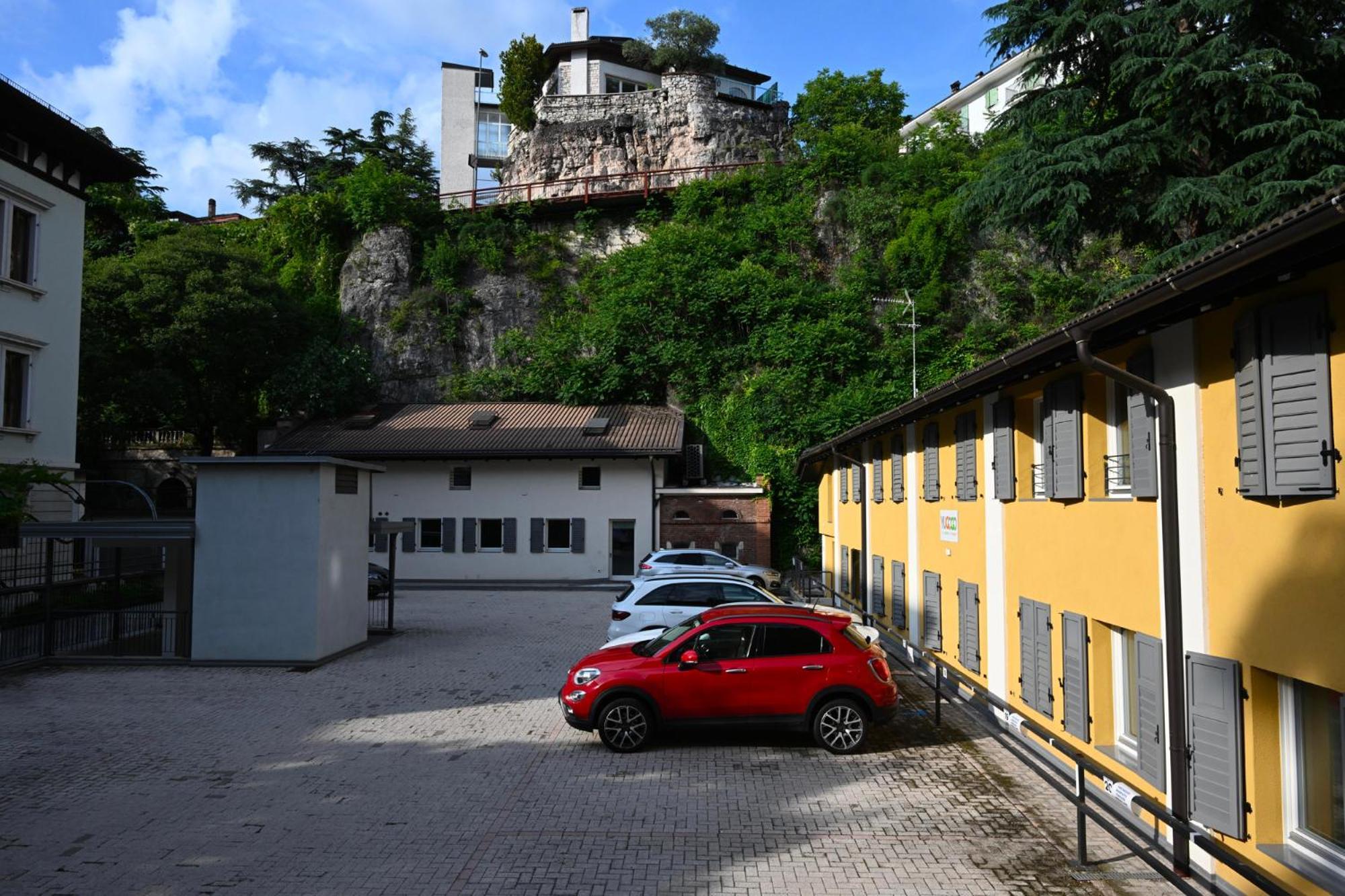 Cityu - Grazioli 27 Trento Centro Con Parcheggio Privato Gratuito ภายนอก รูปภาพ