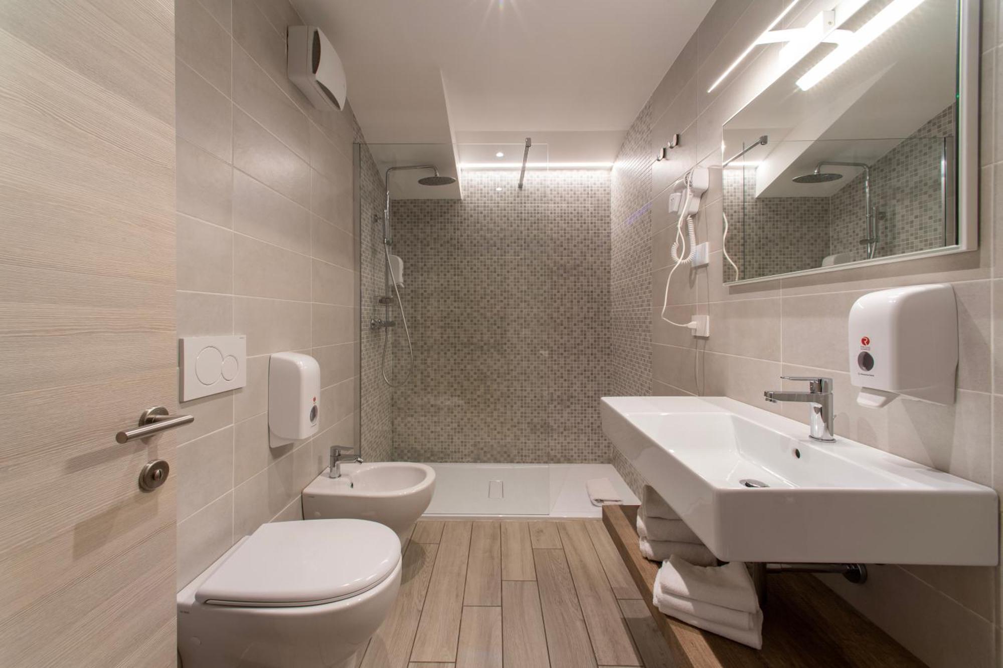Cityu - Grazioli 27 Trento Centro Con Parcheggio Privato Gratuito ภายนอก รูปภาพ