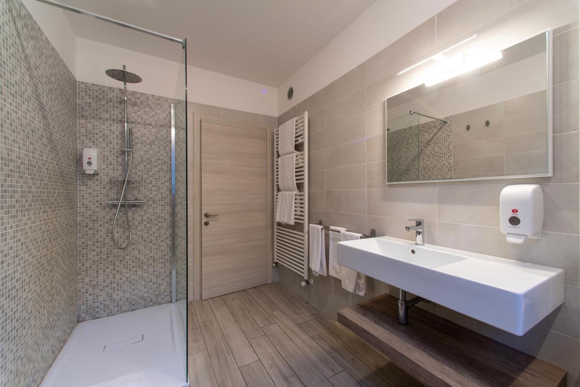 Cityu - Grazioli 27 Trento Centro Con Parcheggio Privato Gratuito ภายนอก รูปภาพ